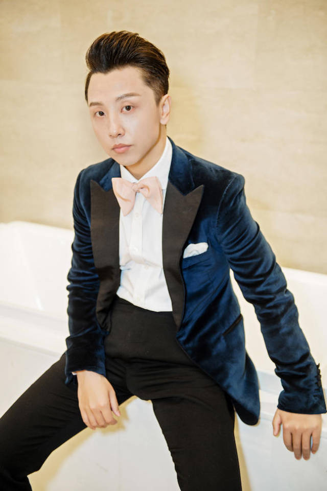 《李茶的姑妈》男一黄才伦亮相北影节 喜剧怪才未来可期