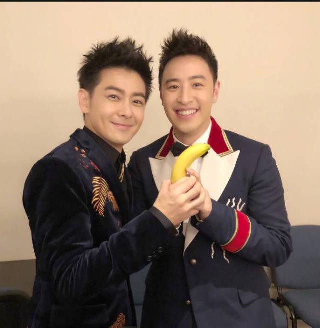 林志颖晒与潘玮柏林俊杰合照三位男神同框 青春偶像一波回忆杀