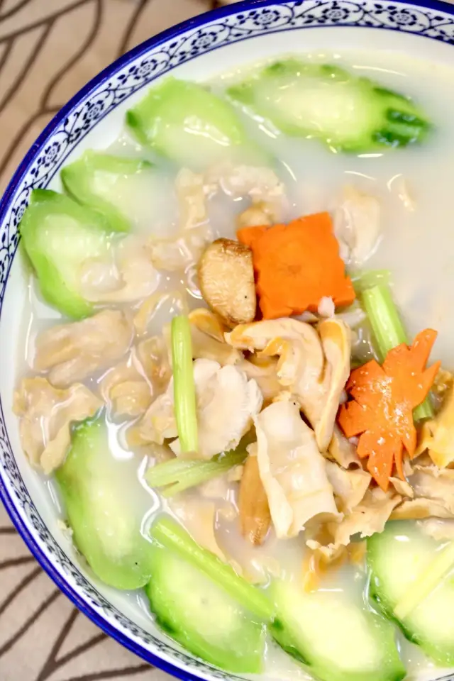 一象拔蚌,三种食法 满足你三个愿望 "王子"仲任性表示 象拔蚌套餐