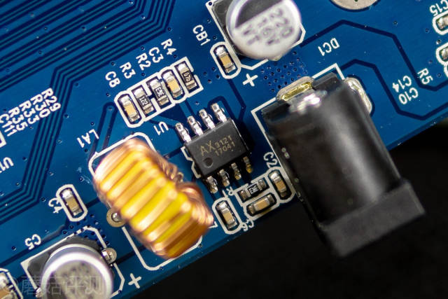 0 7口分线器 拆解评测