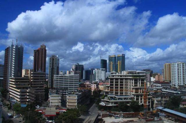 斯洛伐克,东德和西德组成现在的德国,南北也门联合成现在的也门等等