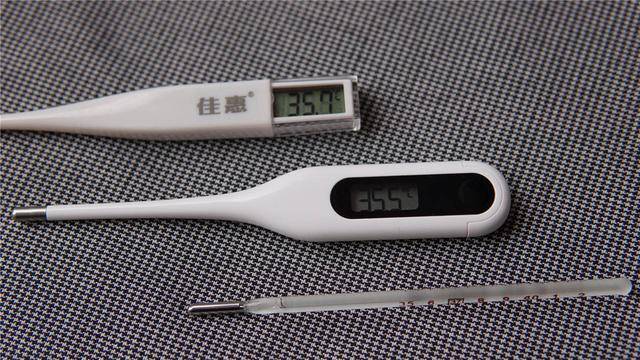 宝宝玩具?秒秒测体温计!