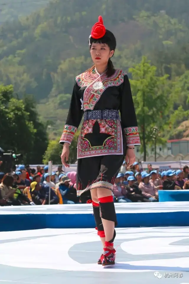 2018第四届中国(浙江)畲族服饰设计展演在景宁举行