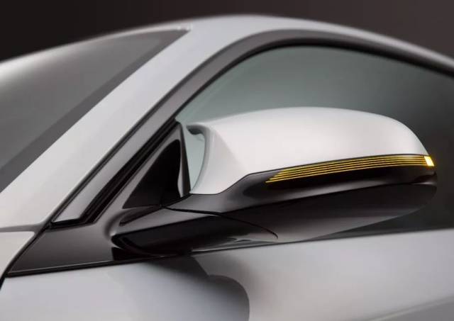 勾人摄魂的侧面线条