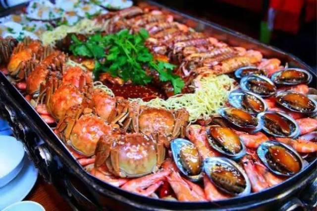 这个五一,皮皮虾在唐山等你约会!18米超长海鲜大锅燃爆你的味蕾!