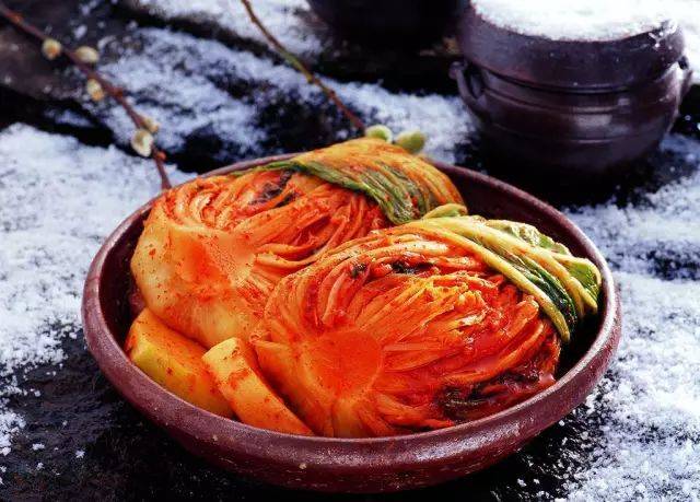 长白山地区朝鲜族居民较多 朝鲜族的风味食品种类相当多 这些民俗小吃