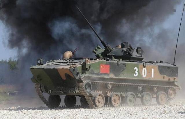 中国最先进的装甲车图片