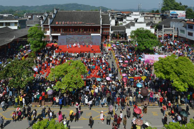 洪江市有世界最早文明高廟文化,距今5300至7800年的高廟文化遺址在