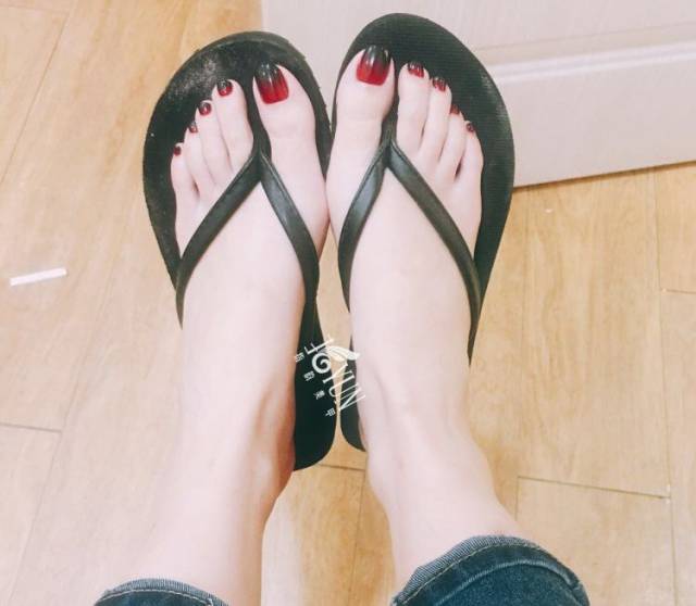 性感女神最需要的脚趾甲美甲,让你做春天最美的女神经