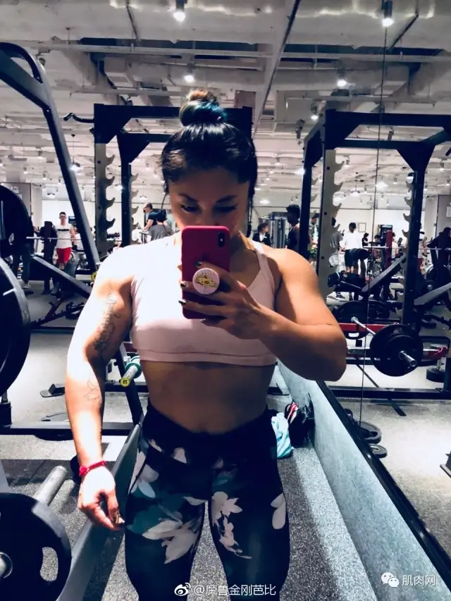 这个中国女人的肌肉腿,绝对能让男人自愧不如!