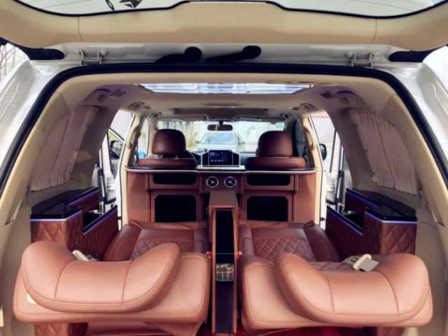 兰德酷路泽改装内饰航空座椅,看起来有点膨胀!