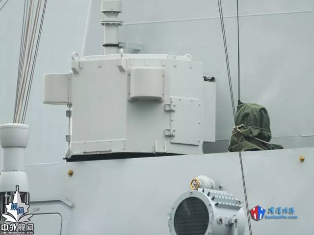 图为当下我国海军各型主力舰艇所装备的726-3型雷达有源干扰机.