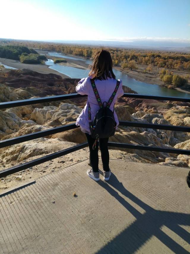 我秀霞姐给拍的美美的背影照片