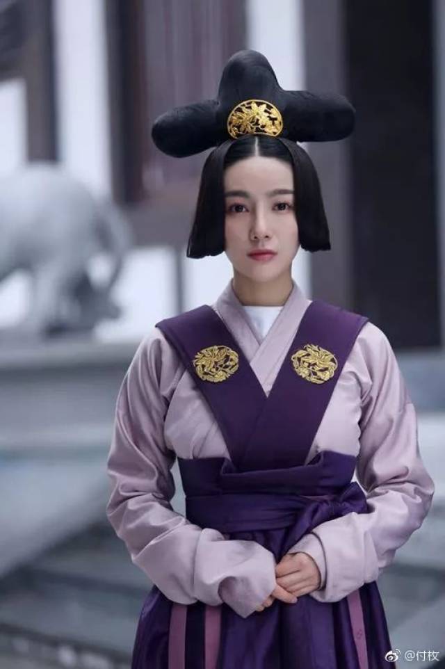 此剧无关名字,比如《凤求凰》里的兰若,《一起同过窗》里的赵西晰等等