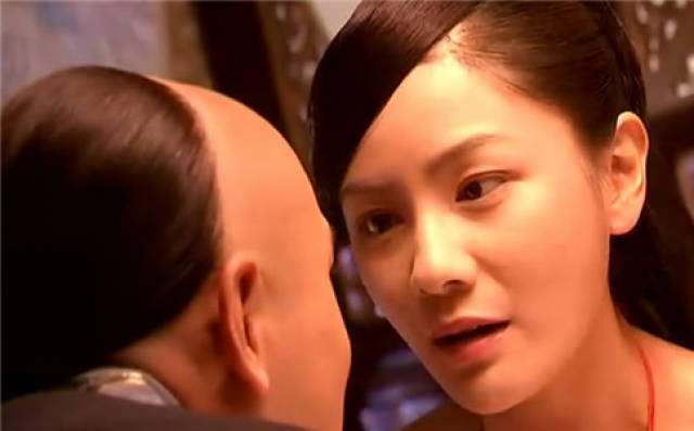 挨了一刀以后,不思女色好歹还能找个男宠,公孙止还可以招小老婆,洪