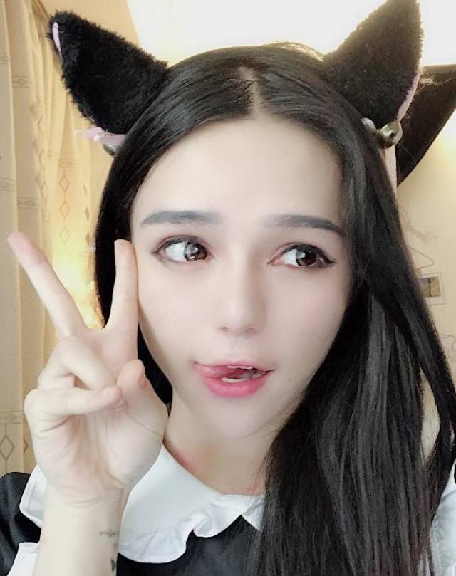 真爱粉喊话小银:无法接受你是个男的,求说话的时候开变声器