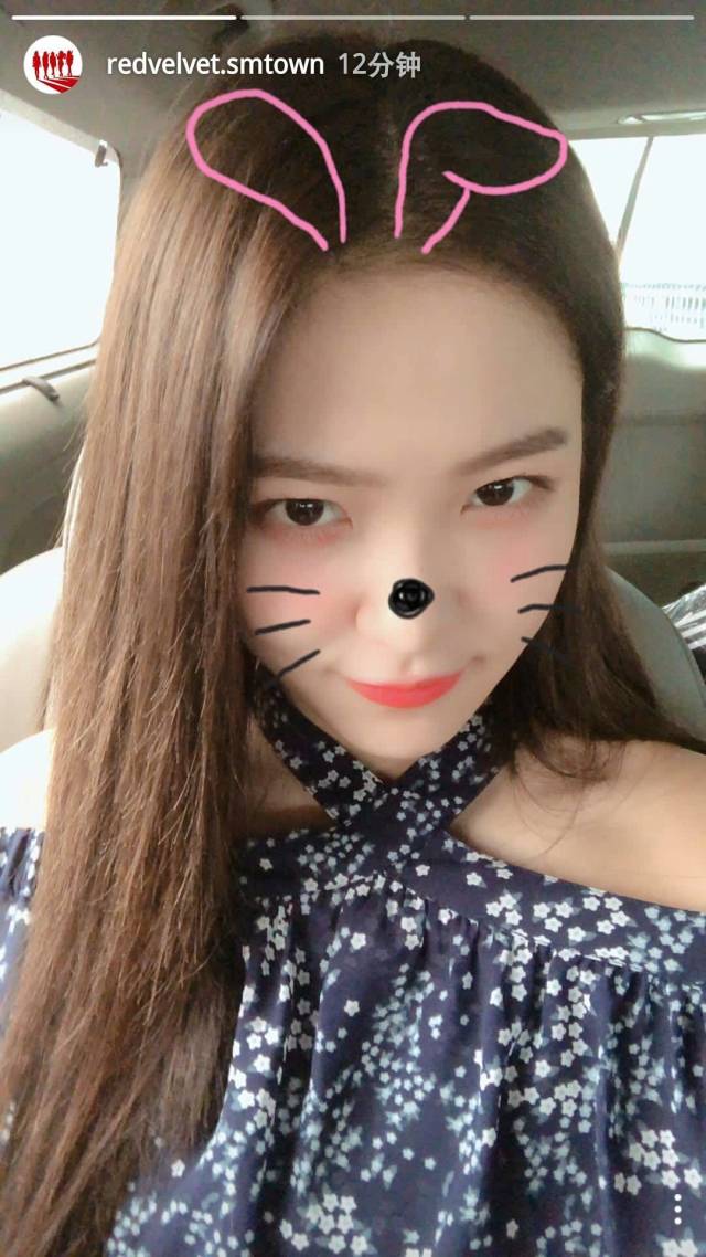 如初恋般闪耀的美貌 椰梨米俏皮自拍送达