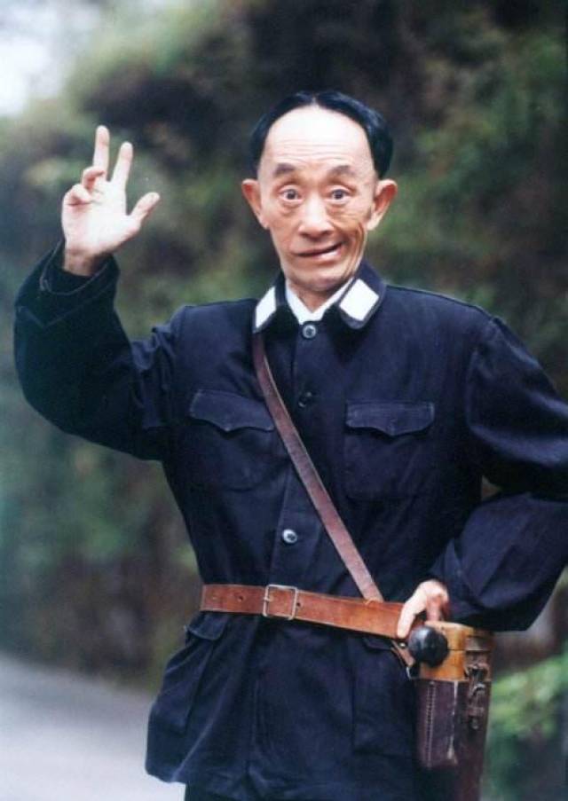 巴蜀笑星庞祖云葬礼,"梅老坎"形象深入人心,叮当悼念,千人送别