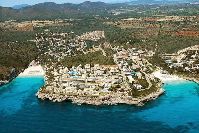 你们为纳达尔庆祝蒙卡11冠,我在马洛卡与他本人合影