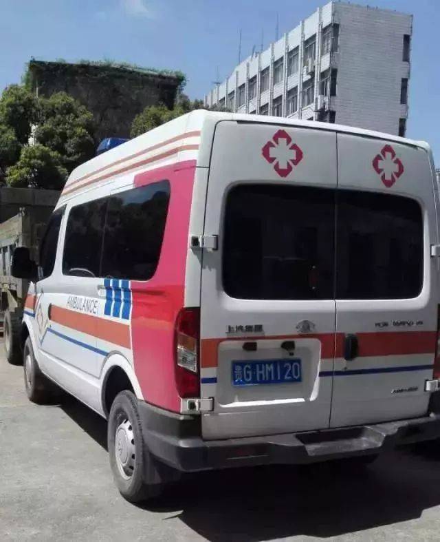 套路深深怎可欺?温小卫教你4招识别真假救护车