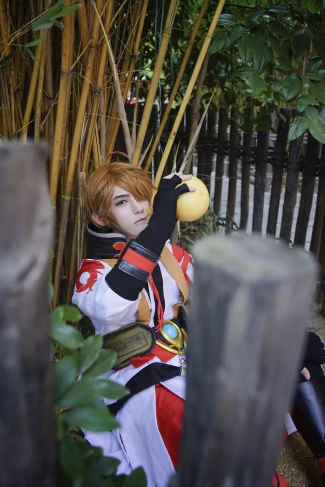 王者荣耀青莲剑仙李白cos,简直不能再帅了!