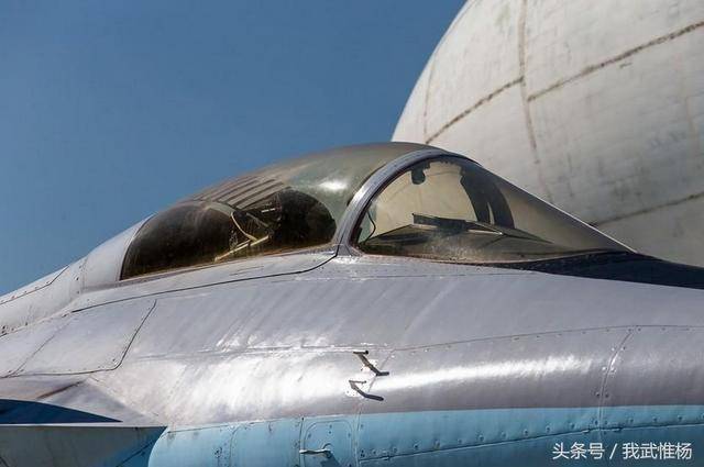 44战斗机是苏联米高扬设计局研制采用部分隐身设计的双发单座战斗机