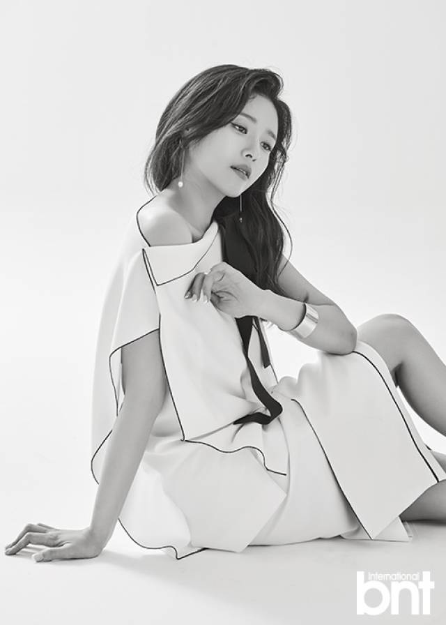 吴智恩拍bnt写真 分享幸福婚姻感受