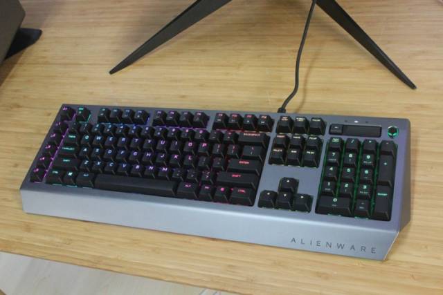 外星人alienware aurora主机 戴尔官网售价8999元起>>购买链接键盘为