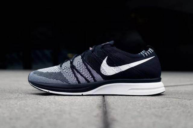 BT Nike Flyknit Trainer Oreo