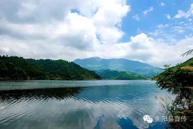 清同治《衡阳县志》载:岣嵝峰本南岳之别名也