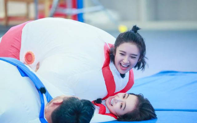 这是在干吗?叠罗汉吗?