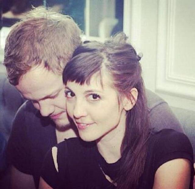 dragons)主唱丹-雷诺斯(dan reynolds)在社交平台宣布与妻子aja