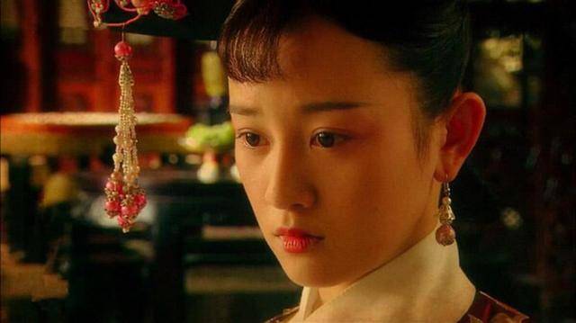 文|和佛赏花去1922年12月1日末代皇帝溥仪跟17岁的皇后婉容举行大婚.