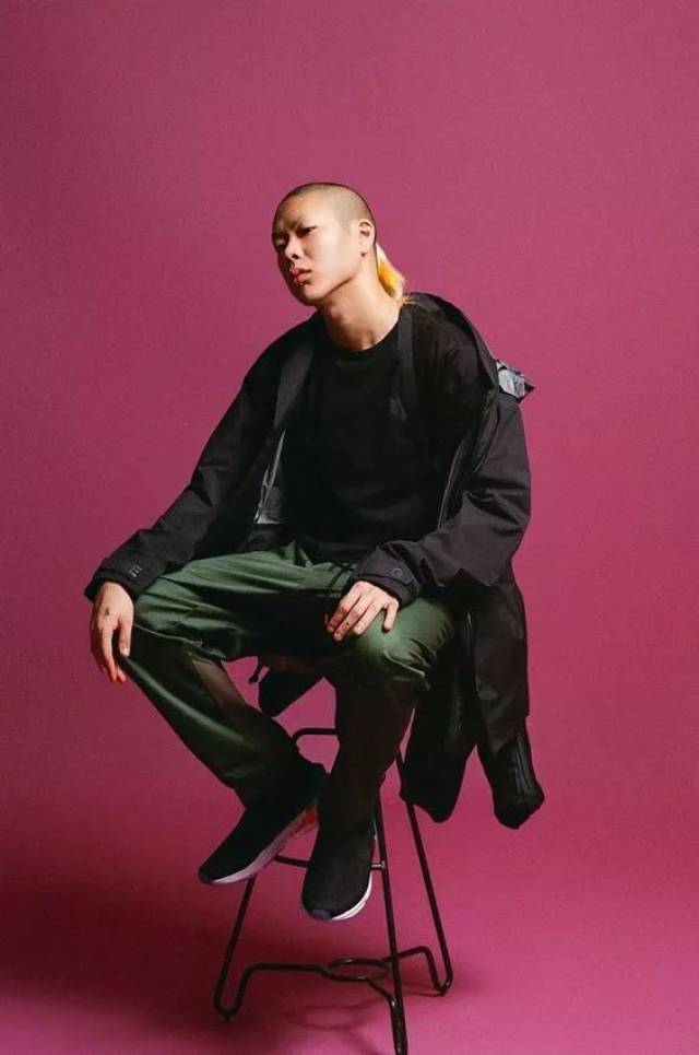 听了吴赫的作品之后才发现自己对韩国现代流行音乐一无所知