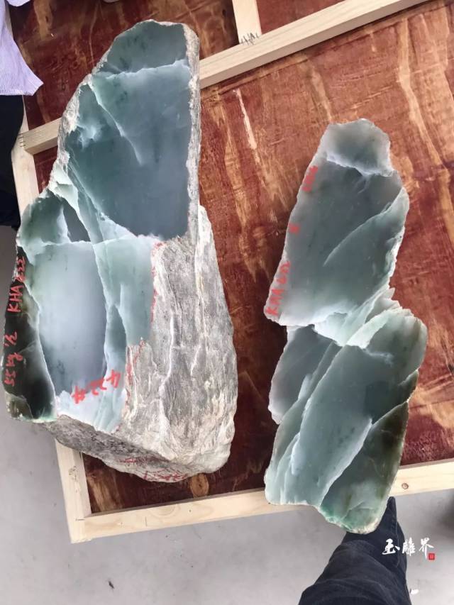 揭阳翡翠公盘揭幕:明星料聚焦,僧多肉少