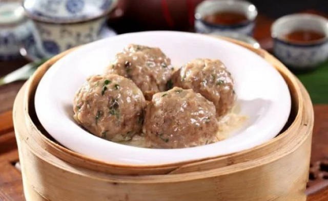 广东人吃山竹牛肉球,一定要点蘸什么?