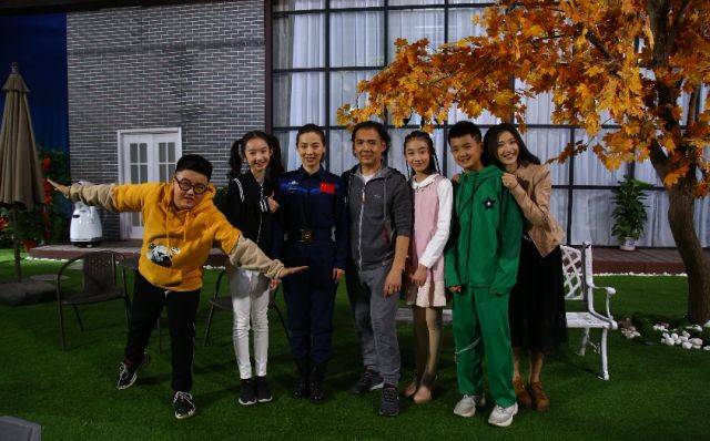 牛!中国女航天员王亚平来到央视少儿,参与《微星时代》拍摄