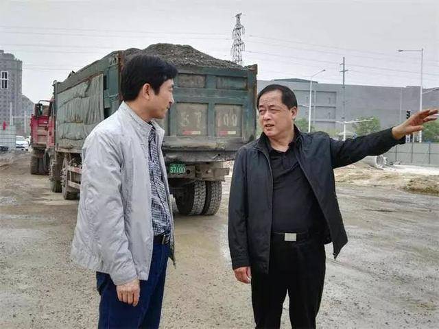 "五一"小长假,定远县委书记万瑞健调研市政工程建设情况