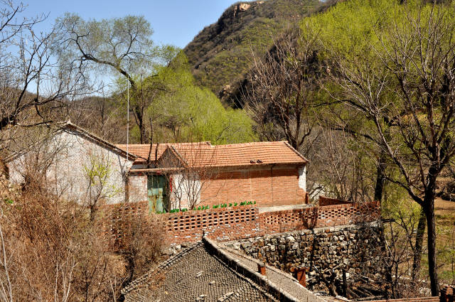 北京周边一个春夏徒步休闲的好去处——香屯村