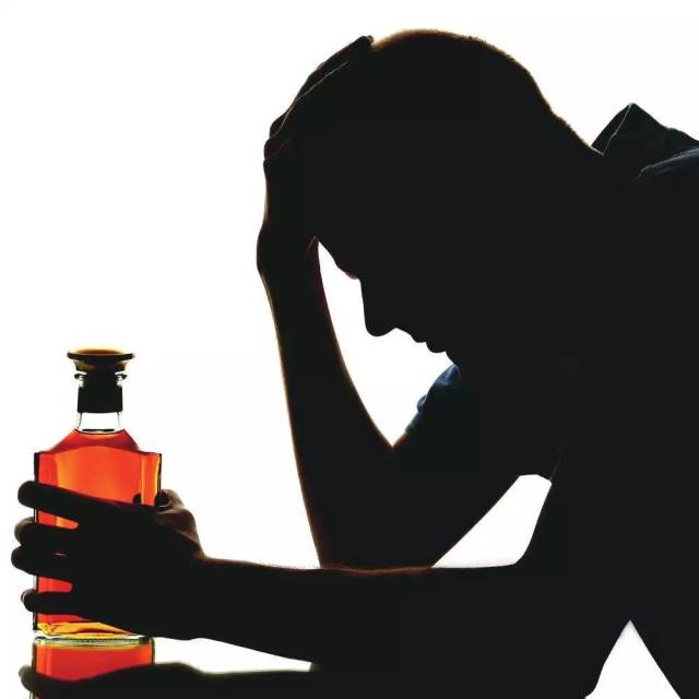 长期喝酒的人,身体没有这6种"表现",恭喜你,肝脏还算健康!