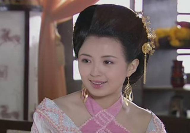 演技新认知,黑化不靠眼线,至尊红颜里的徐盈盈比的贾静雯像摆设