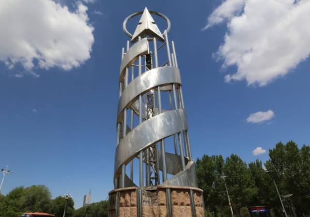 民主路的环岛和雕塑要消失了有情怀的包头人抓紧时间留念