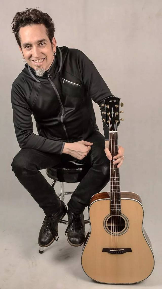 吉他大师neil zaza做客琴国乐器 签名录音合影不亦乐乎