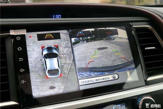 带妹子看夜景真是一个唯美的画面,而且还提供怎么舒适的车zhen环境