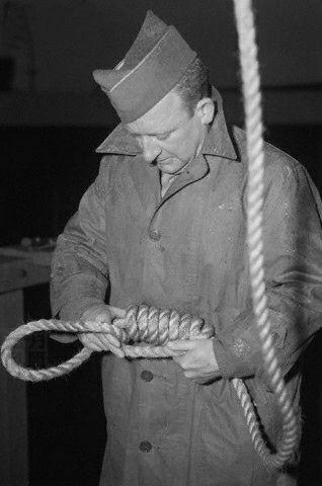 二战战犯绞刑图片