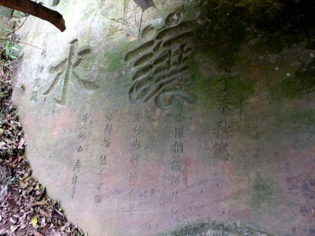 人物雕像：历史的记忆与时代的印记