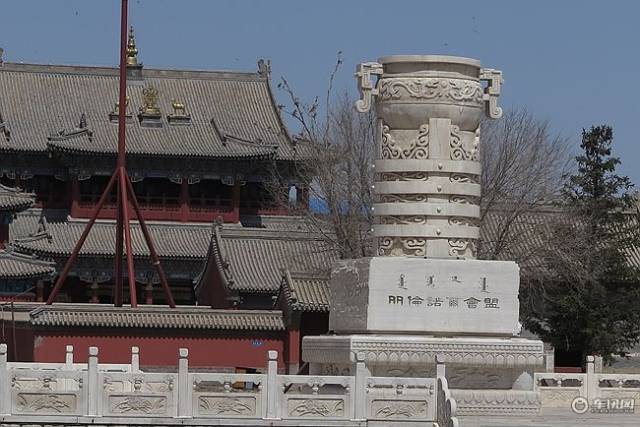 在正蓝旗,看到忽必烈修建的元上都,都城虽仅剩遗址,但周边的游牧民与