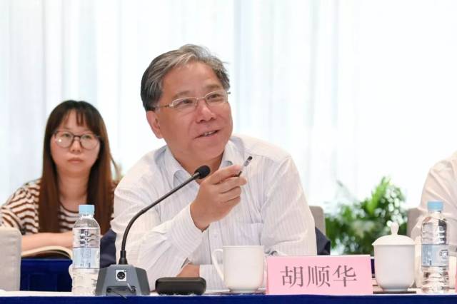 胡顺华书记做总结讲话,要求进一步弘扬劳模精神,凝聚奋斗力量:一要