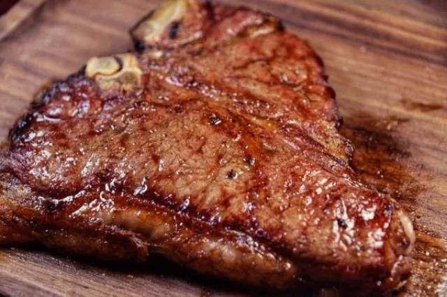 东北首家干式熟成牛排登场,顶级饕餮盛宴,低调