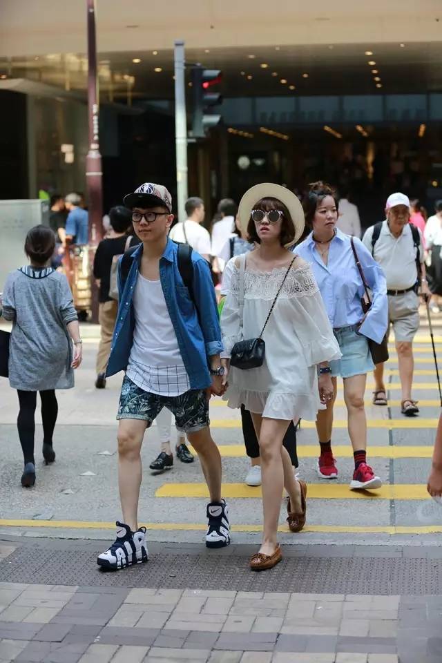 一组香港街拍,为你指引流行趋势